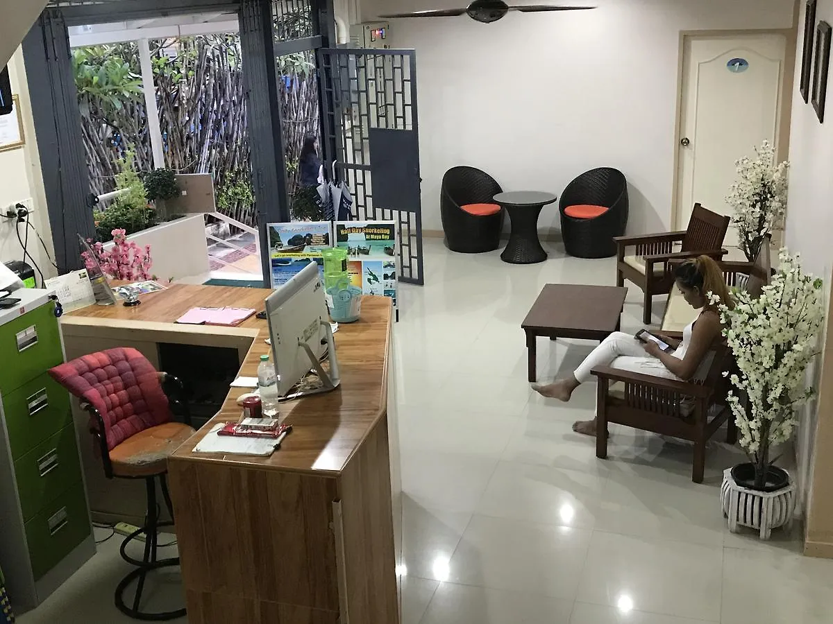 ** Guest house B Place Guesthouse Phi Phi Don Thailand